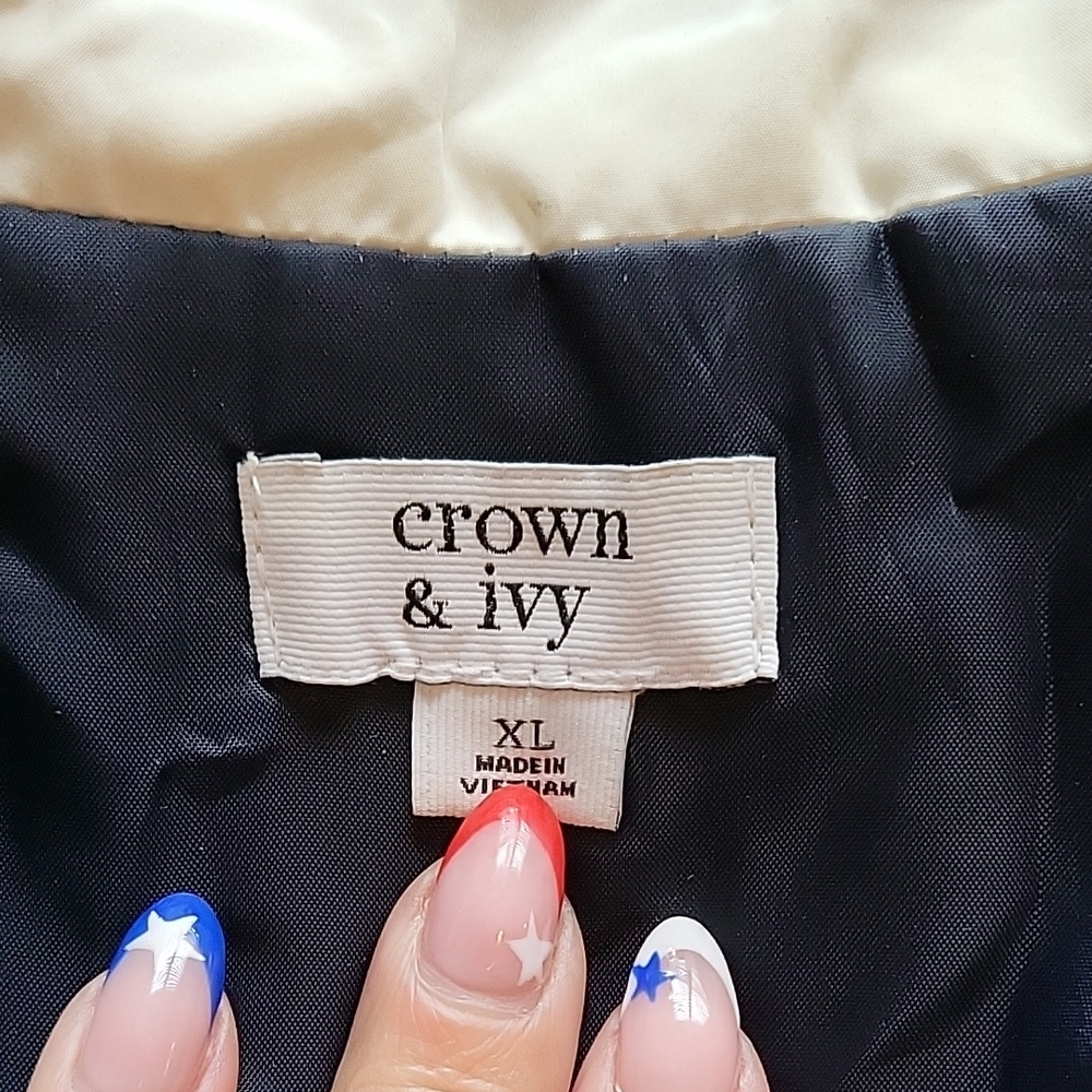 Crown & Ivy Quilted Vest Navy Blue and Cream Classic Design - Picture 8 of 8